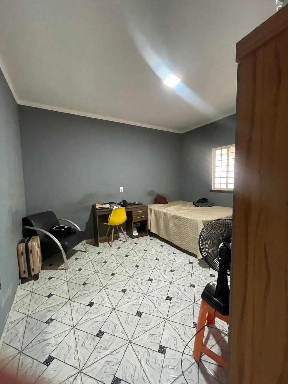 Vendo Casa ampla com 03 quartos - Foto 4