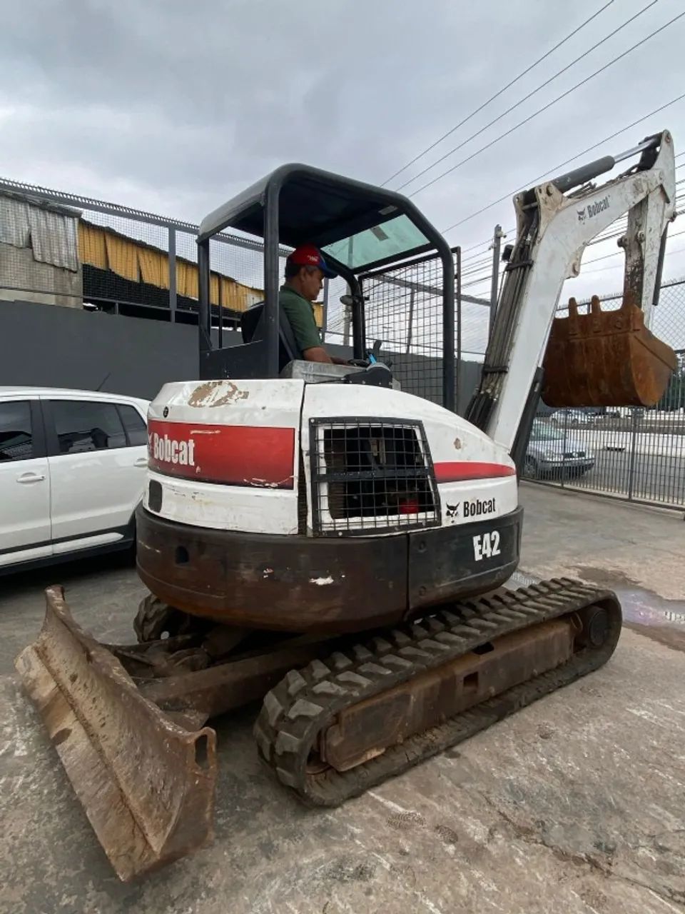 Mini Carregadeira Bobcat E42 - Foto 3