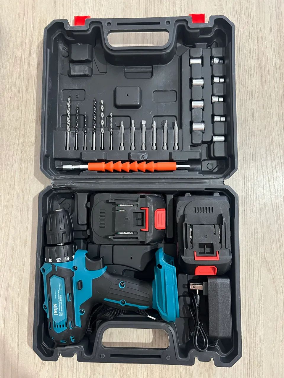 タカママ Furadeira Parafusadeira 48V + Maleta completa com acessórios