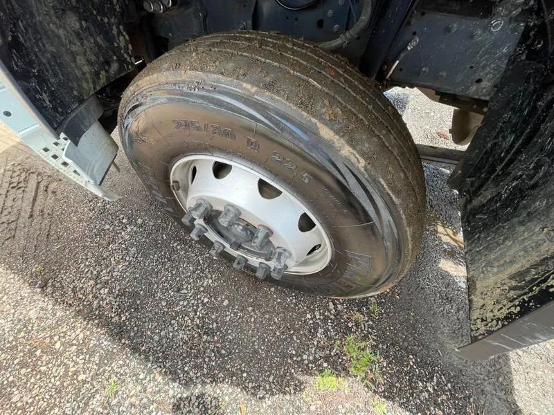 DAF CF 310 6X2 ANO 2023 COM 135 MIL KM - CHASSI 10 METROS - Foto 4