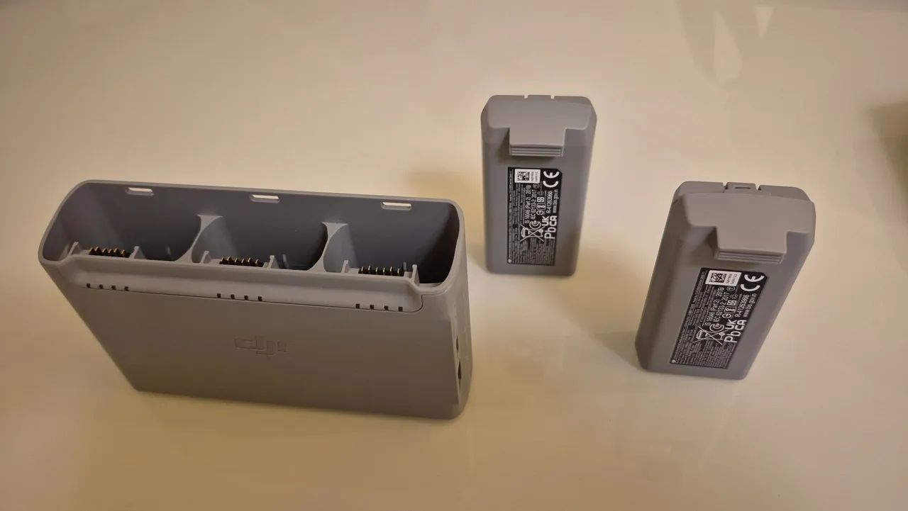 Baterias, carregador, estojo e controle do Drone DJI Mini 4k - Foto 2