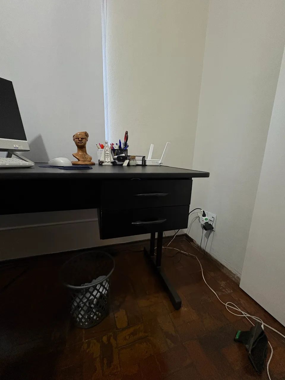 Mesa de escritório com gaveta  - Foto 3