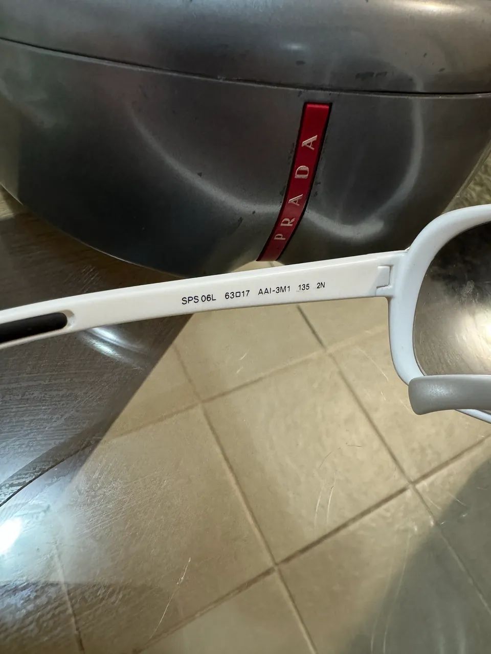 Vendo Óculos Prada - Foto 4