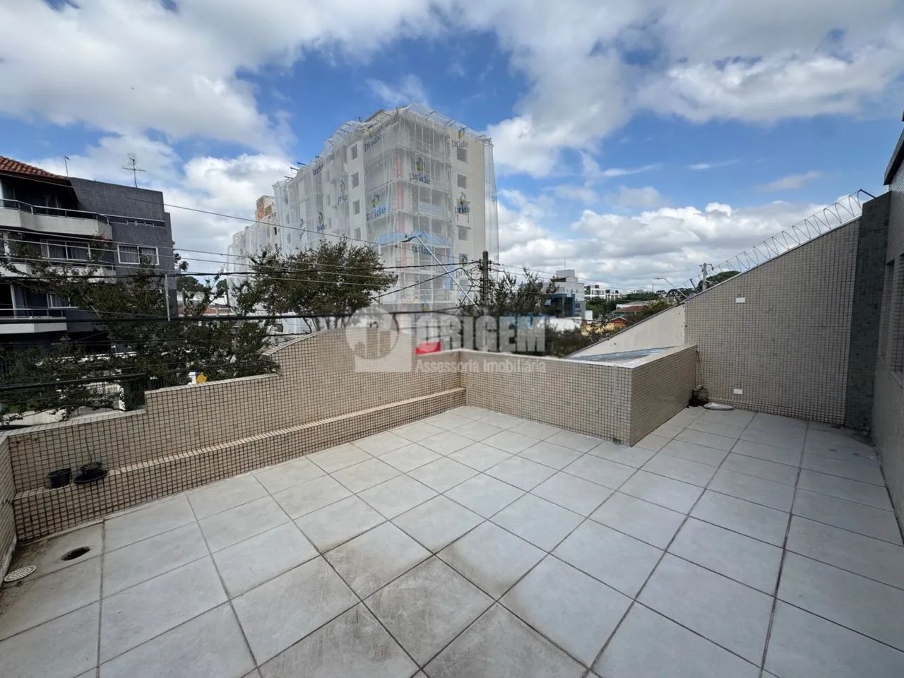Loja com 263m2 sendo salão principal com 100m2 e 6 vagas. - Foto 4