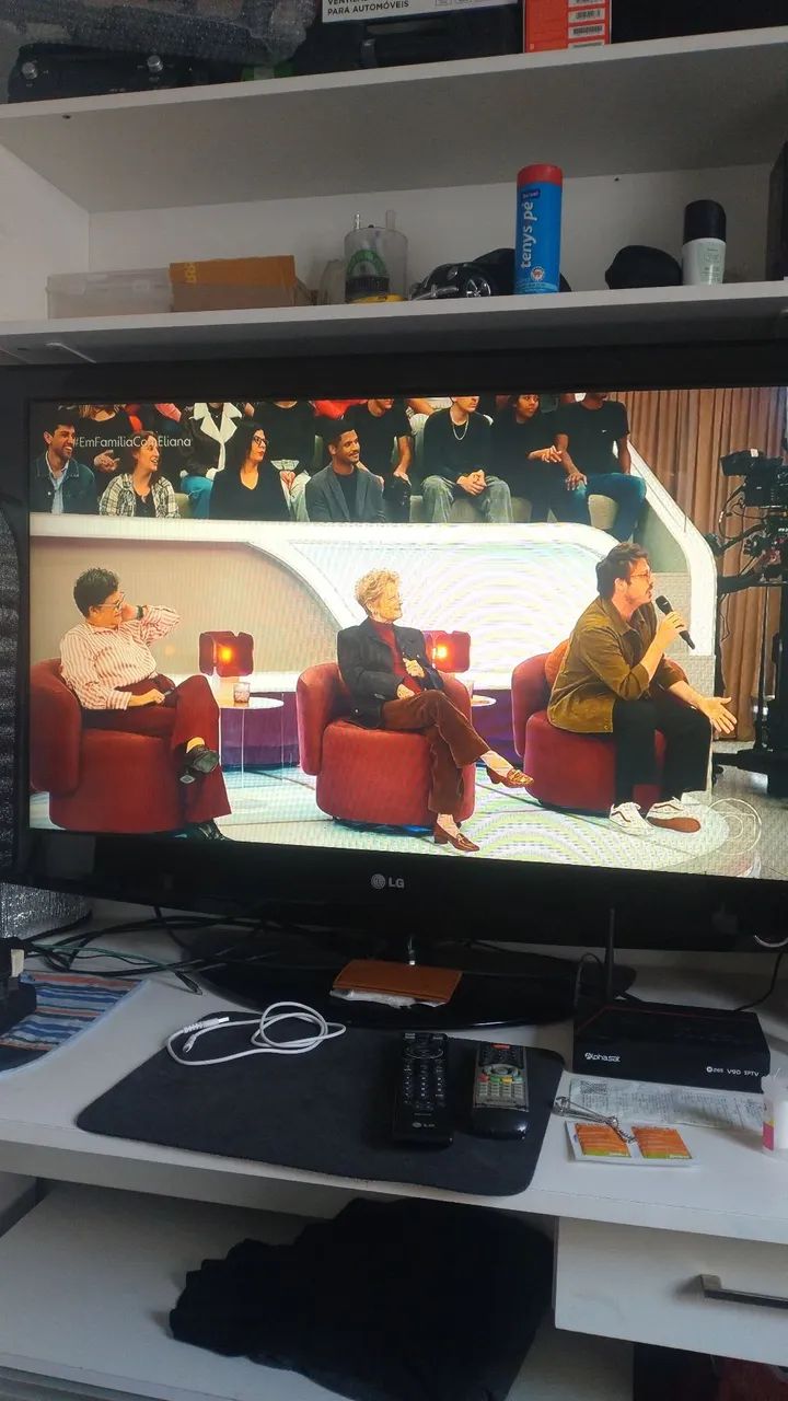 Tv LG analógica 42 polegadas com controle 
