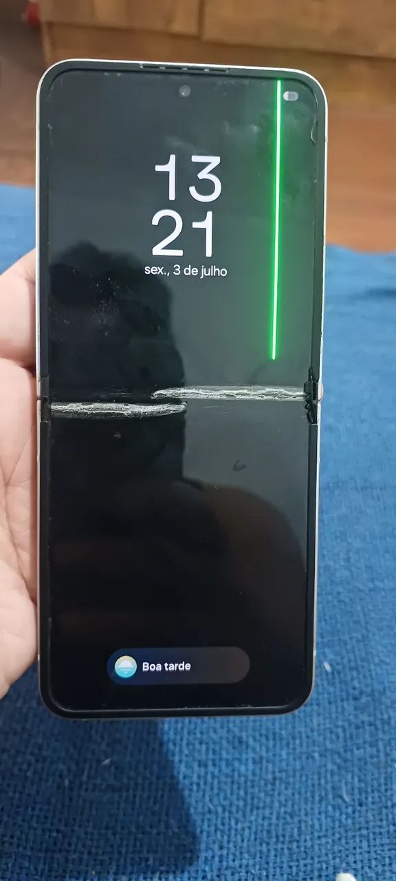 Samsung Galaxy Z Flip6 com defeito na tela - Foto 5