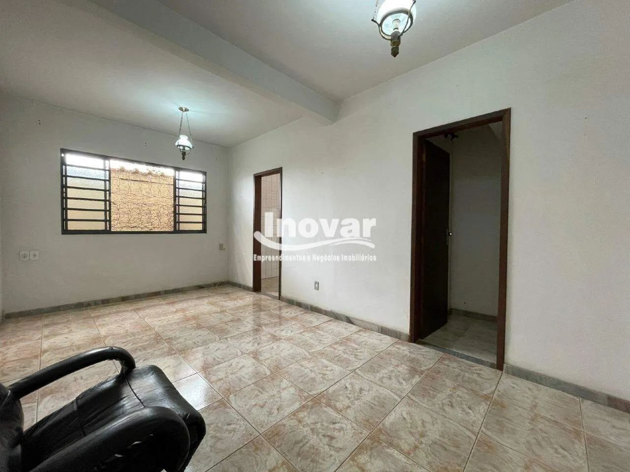 Casa com 3 quartos, suíte, amplo quintal e edícula no Jardim Leblon - Foto 3