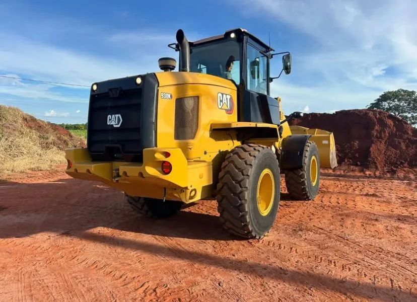 Pá Carregadeira Caterpillar