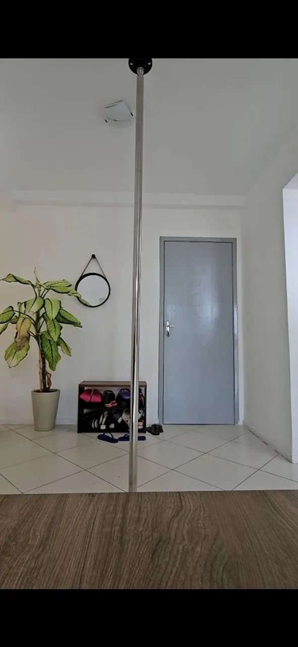 Barra de pole dance giratória e regulável