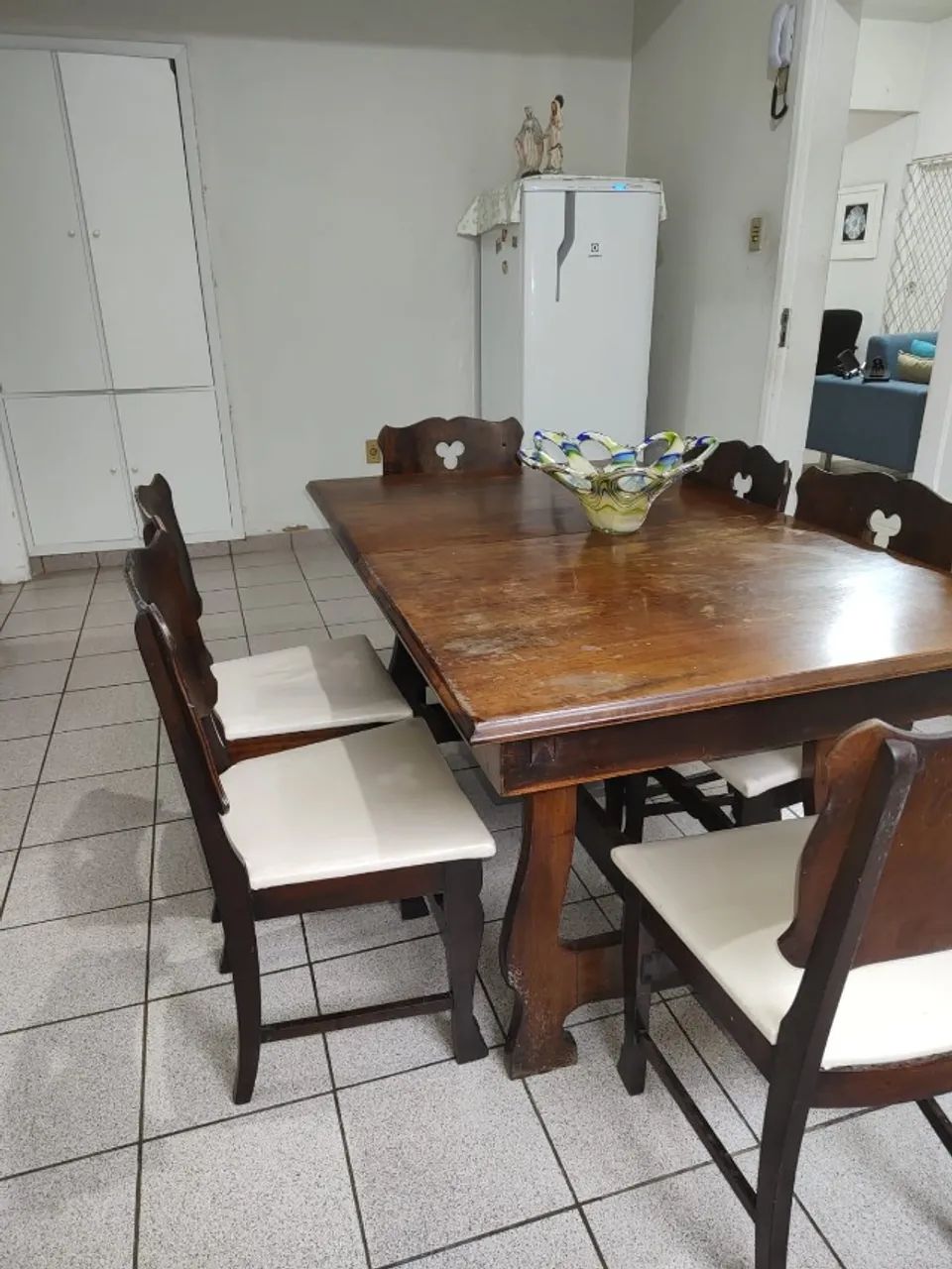 Mesa com cadeiras madeira maciça  
