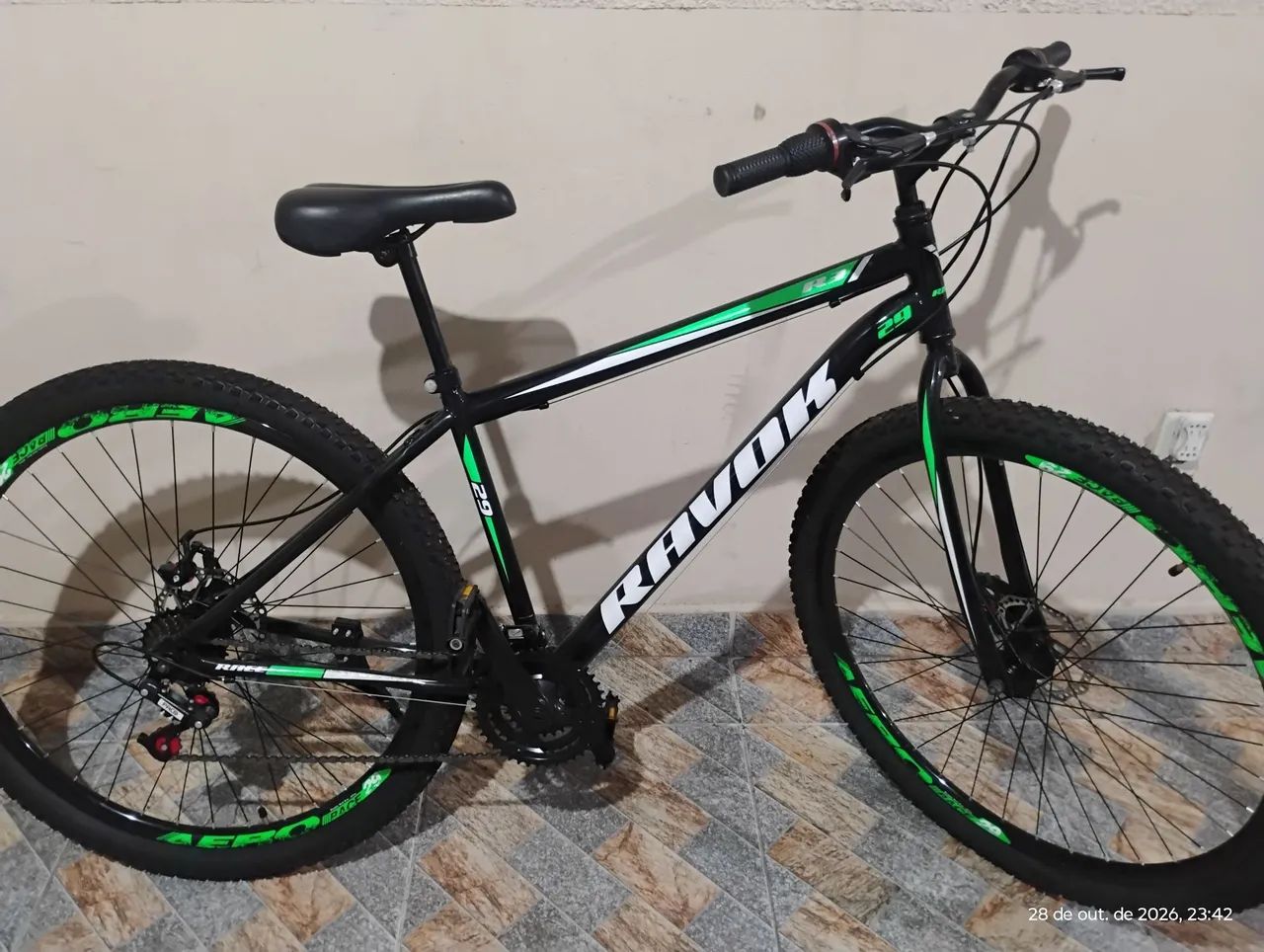 Bicicleta aro 29, semi nova 