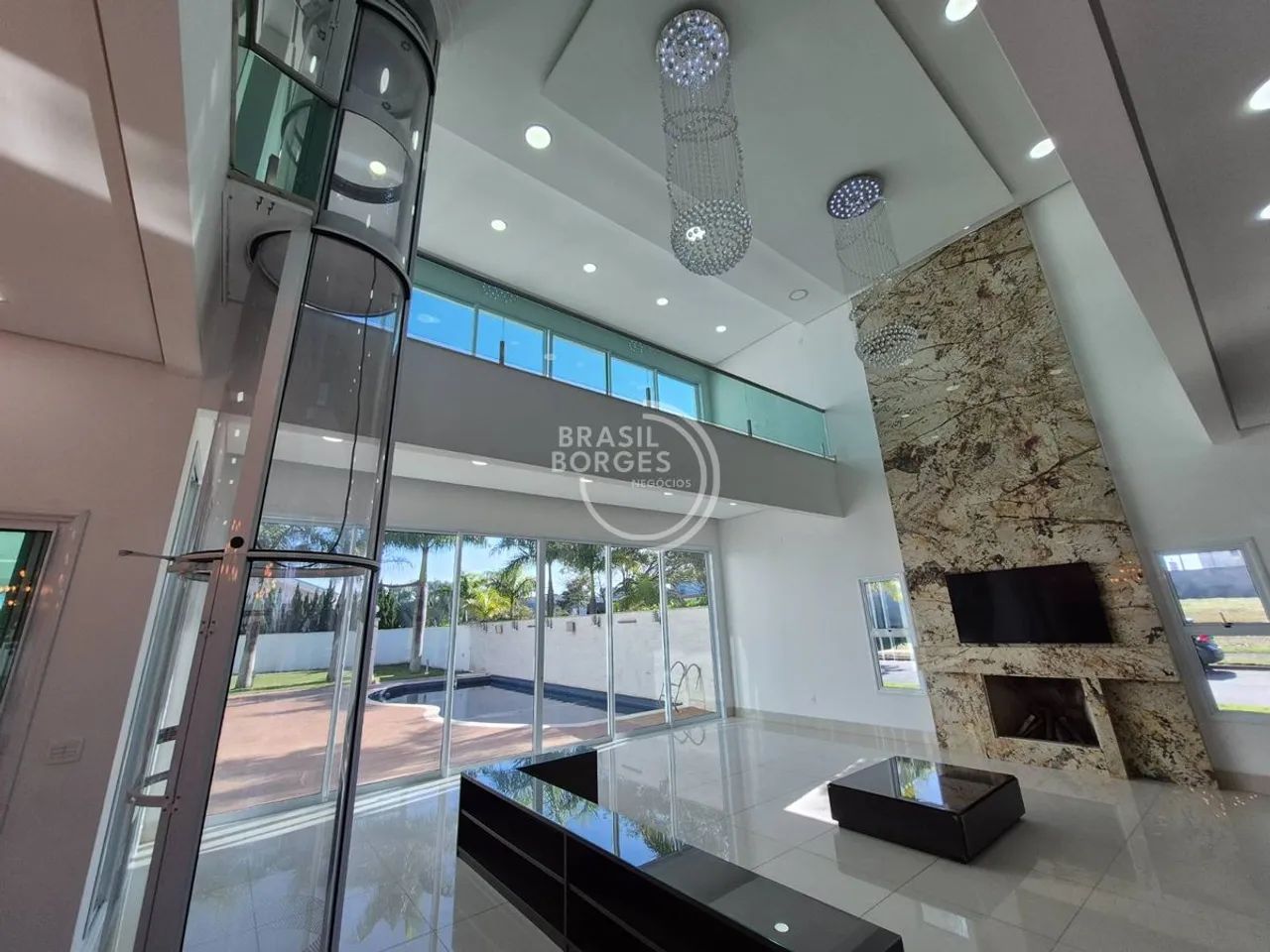 Sobrado de Esquina com 950 m², 4 Suítes, Elevador, Piscina e Gourmet, Saint Patrick - Foto 2