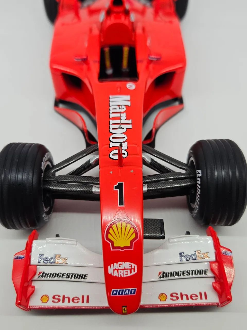 Ferrari F2001 Schumacher 1/18 Hot Wheels Elite - Hobbies e
