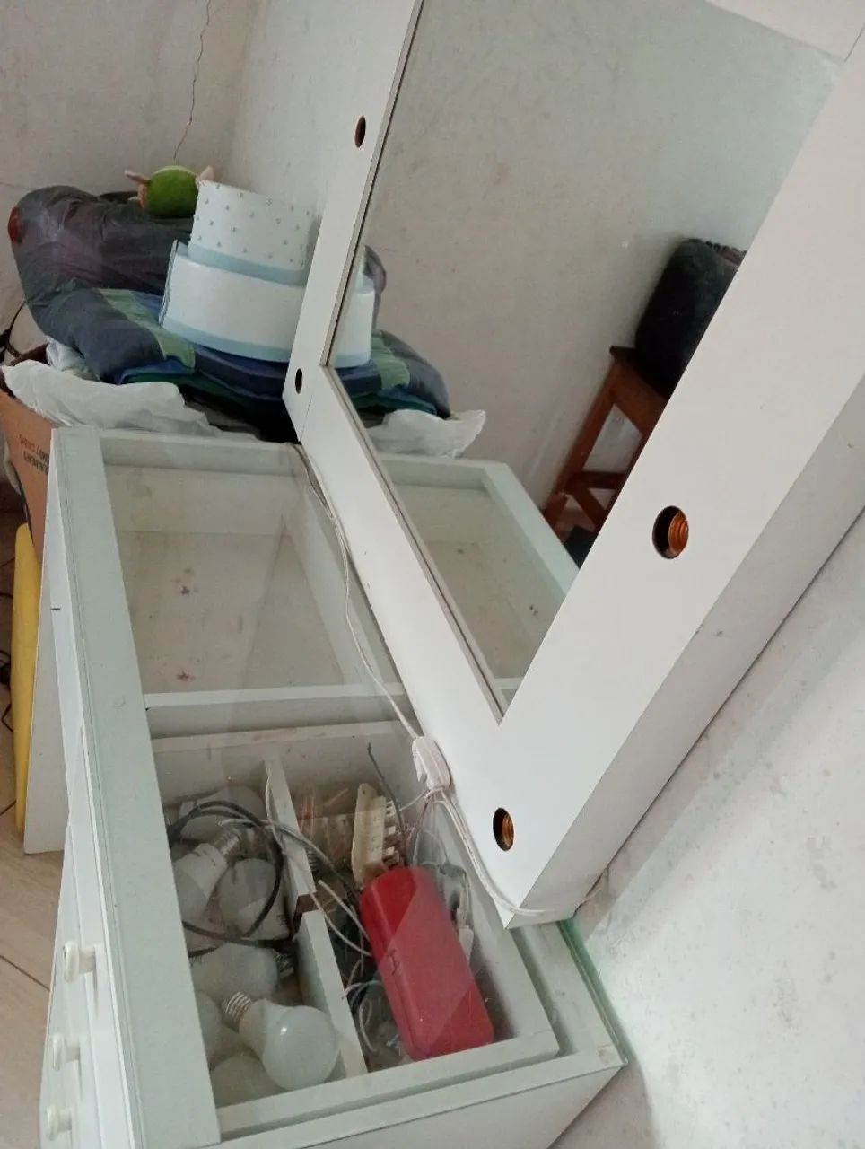 Lindo camarim na cor branco com luzes. - Foto 2