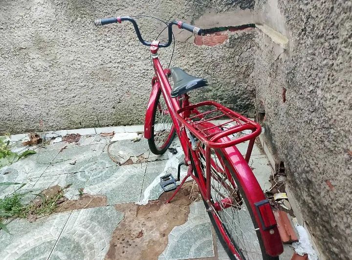 Vendo uma bicicleta aro 26 ou troco num celular  - Foto 4