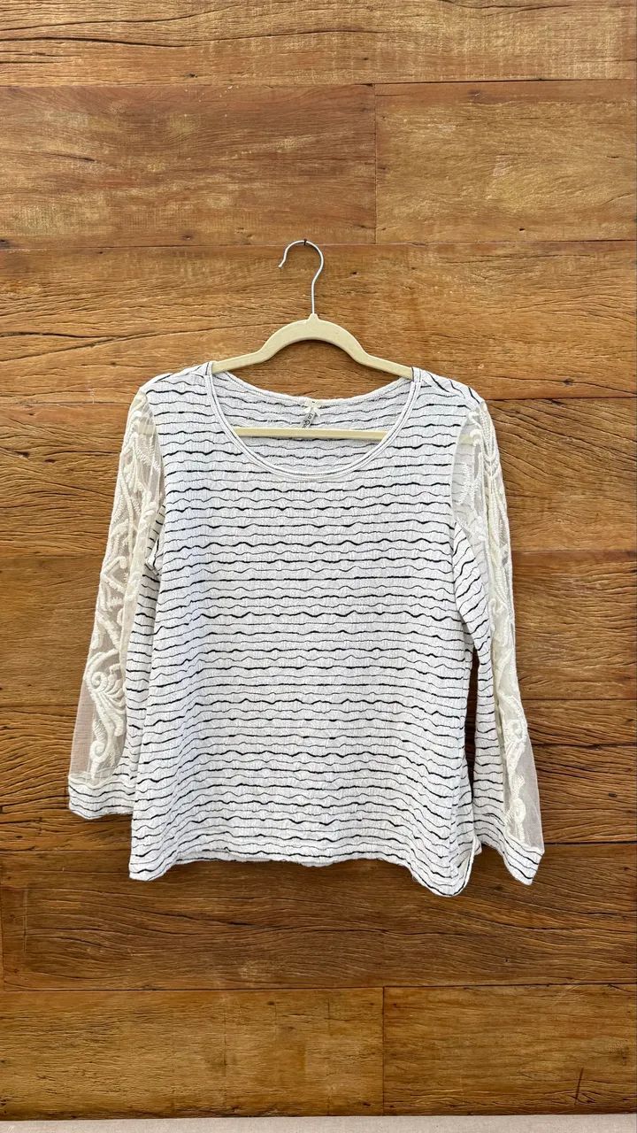 blusa  off white com renda m