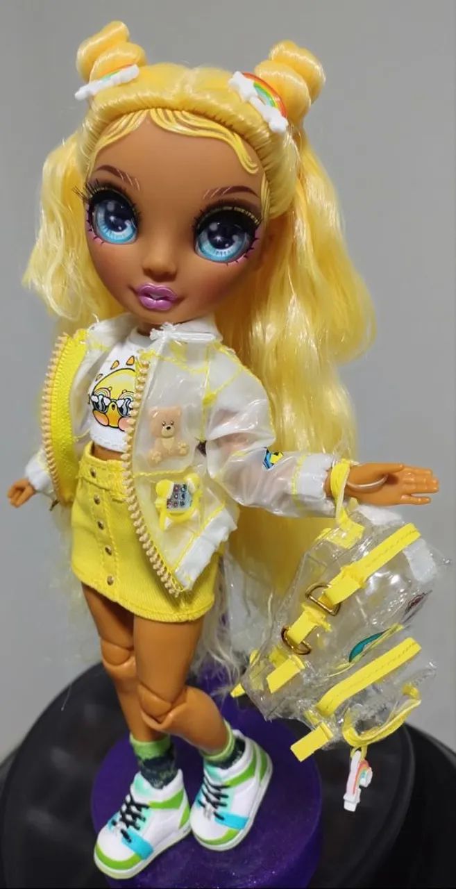 Boneca Rainbow High junior high. Leia descrição  - Foto 5