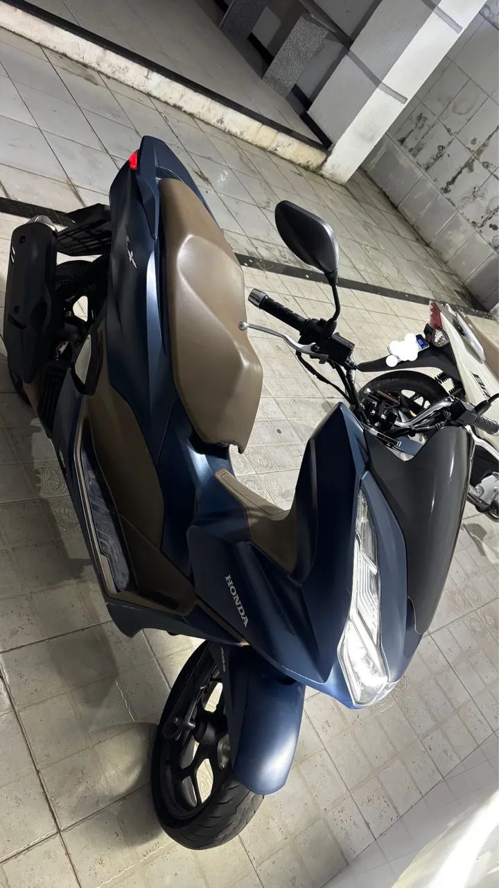 PCX 2023 DLX