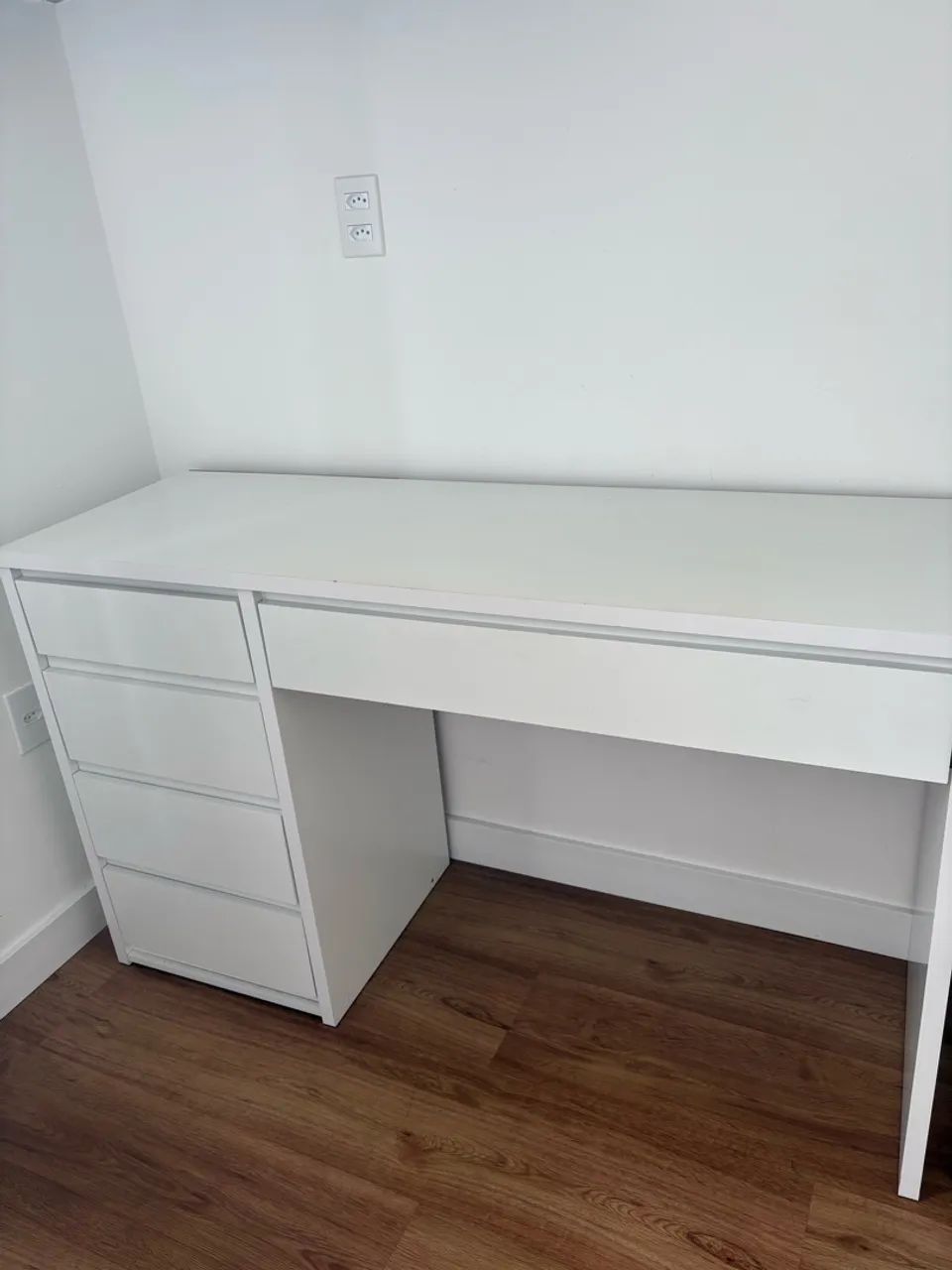 Escrivaninha/ mesa escritório/ penteadeira 
