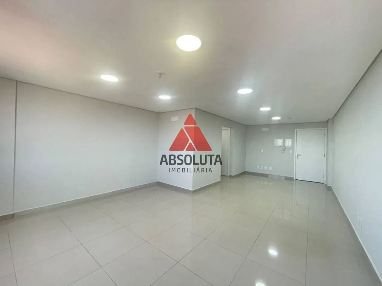 Sala Comercial com 43,61m² de área útil com 2 lavabos e 1 vaga coberta - Foto 3