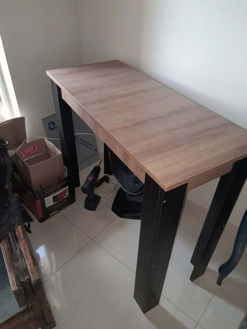 Mesa de estudo 90 x 39 x78 de altura nova