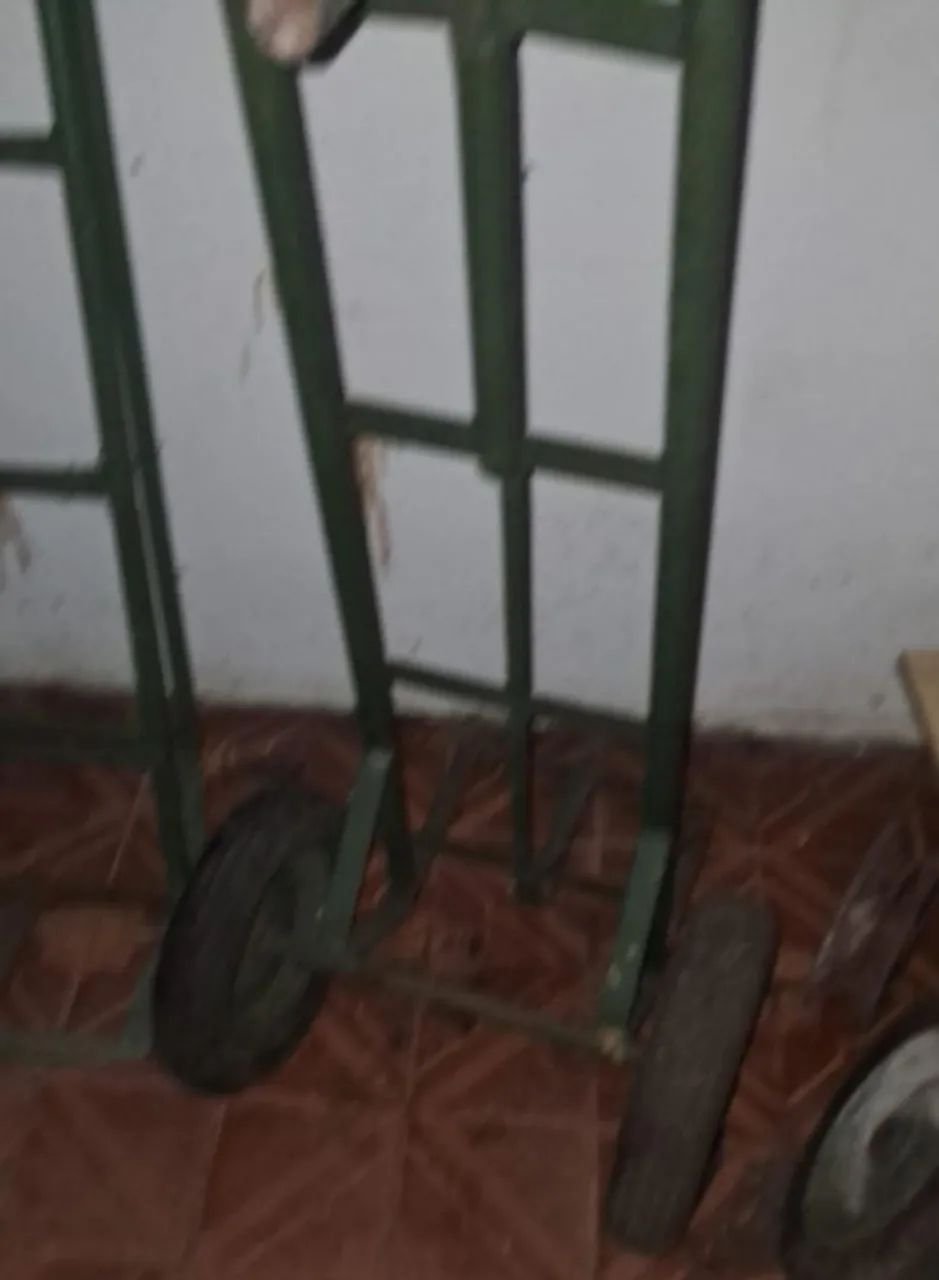 Vende se carrinho  pra transporte  de produtos
