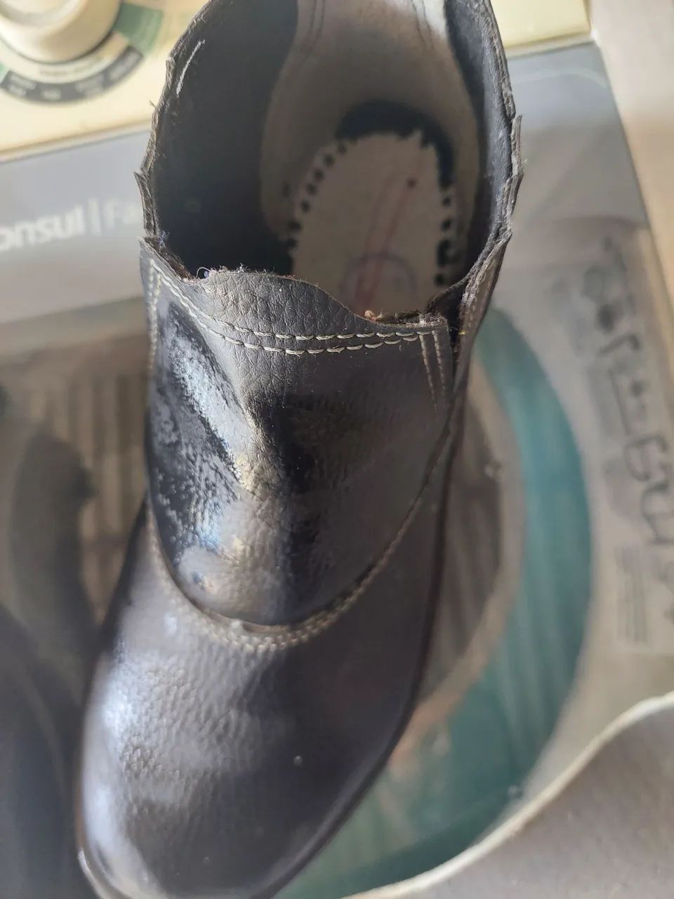 Bota para eletricista  nova nunca usada tamanho 41 - Foto 3