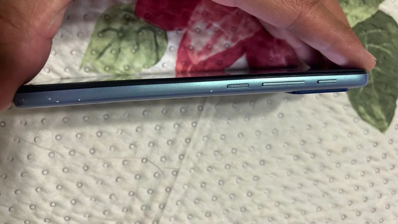 Vendo celular motooG 20,,usado com tela trincada, funcionando normalmente  - Foto 4