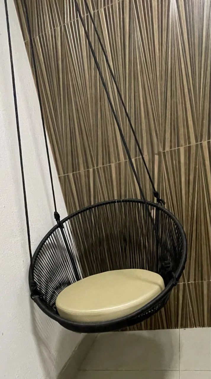 Cadeira balanço  / Conjunto mesa com cadeiras - Foto 2