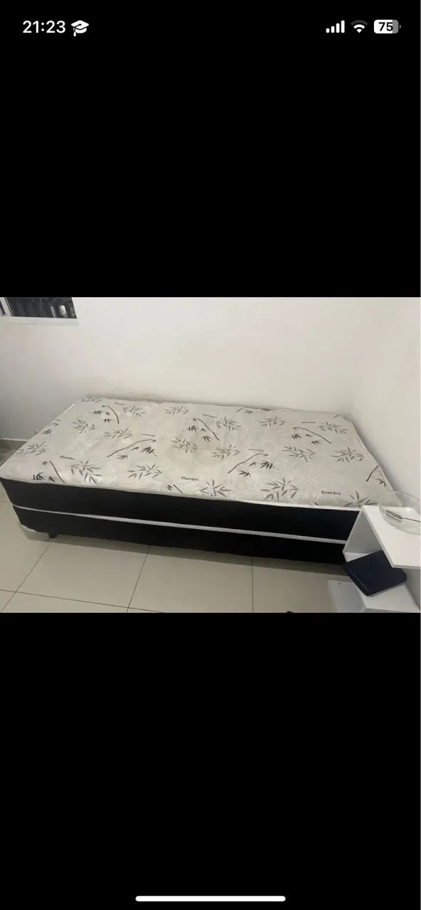 Vende-se cama de solteiro 