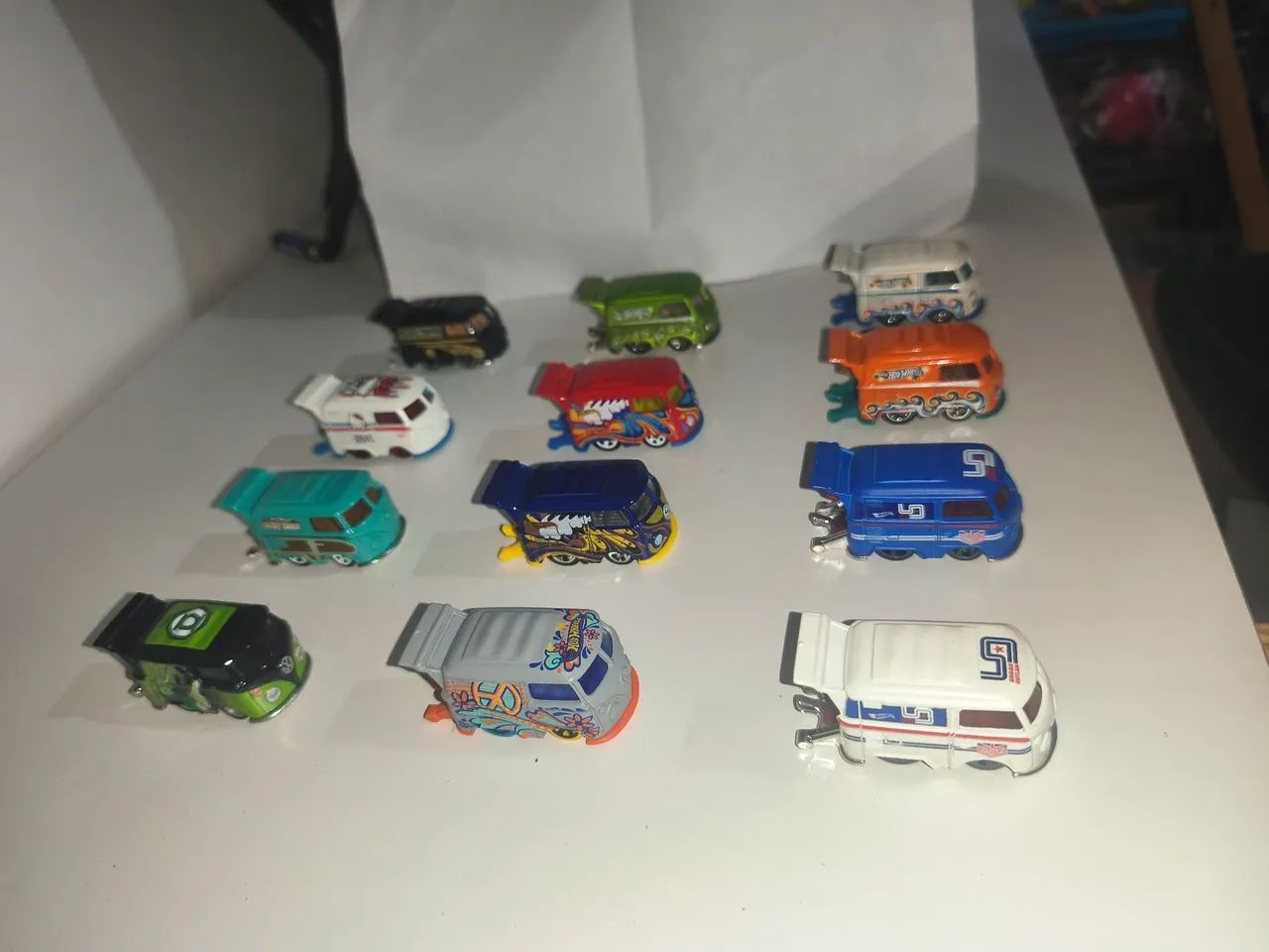 Hot Wheels kool Kombi - Lote com 12 minis - Foto 3