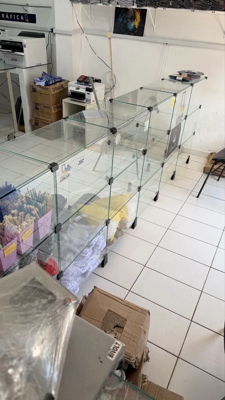 Balcão expositor de vidro