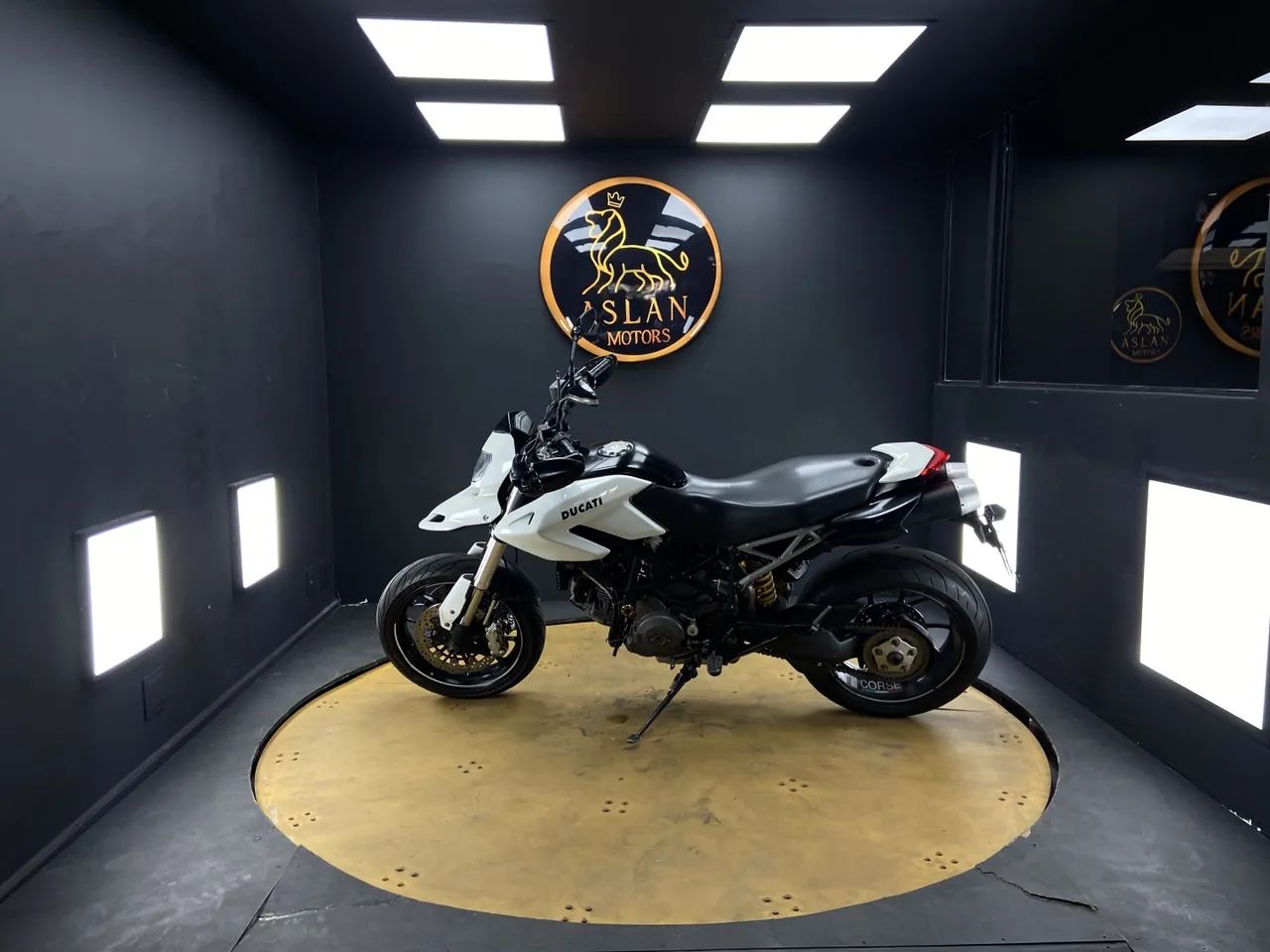 Ducati Hypermotard 796 2011 - Foto 3