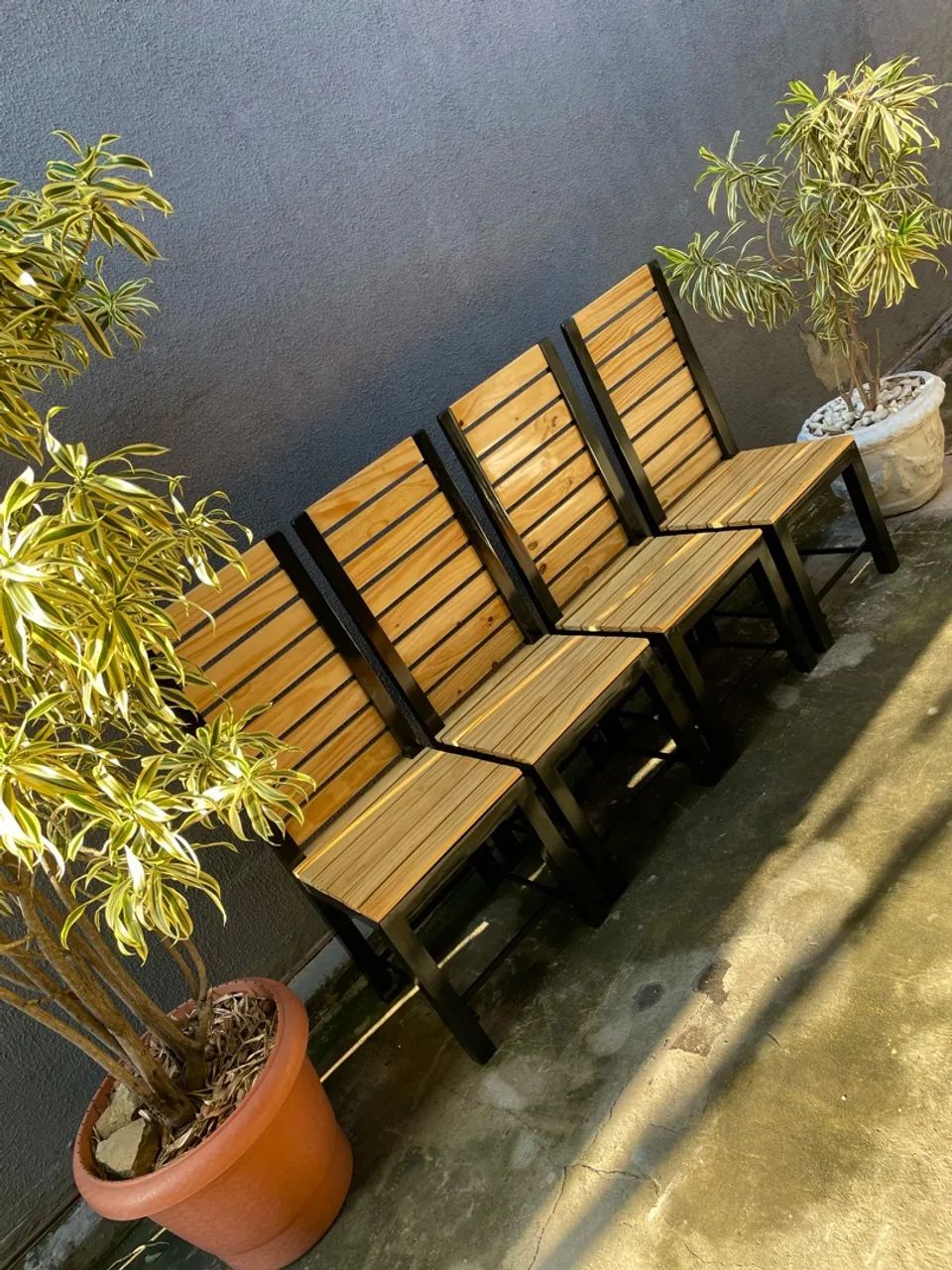CONJUNTO 4 CADEIRAS DE MADEIRA PINUS  - Foto 4