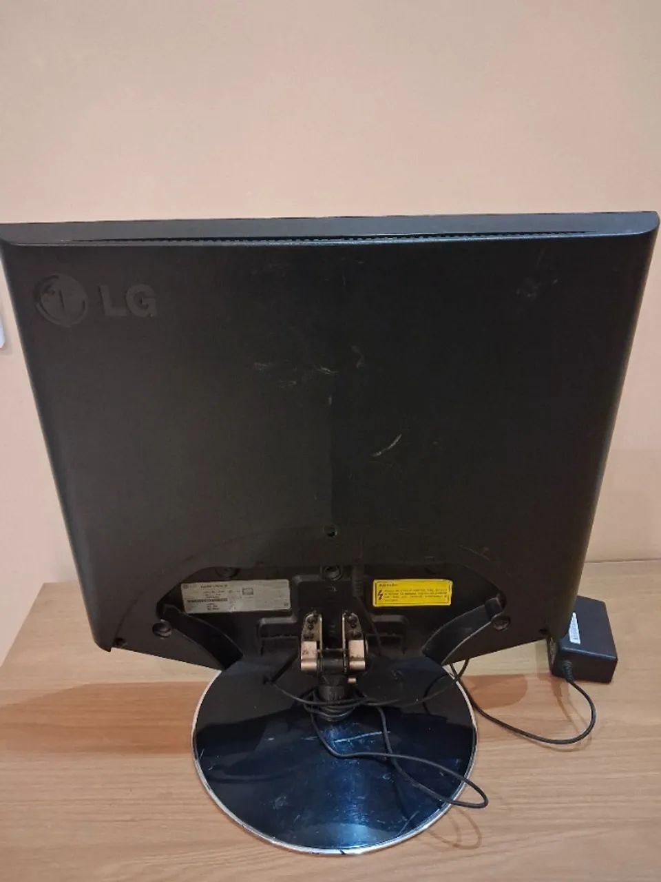 Monitor Lg Flatron 17 Polegadas Com Cabo Vga E Fonte 12v Preto 12v (Usado) - Foto 3