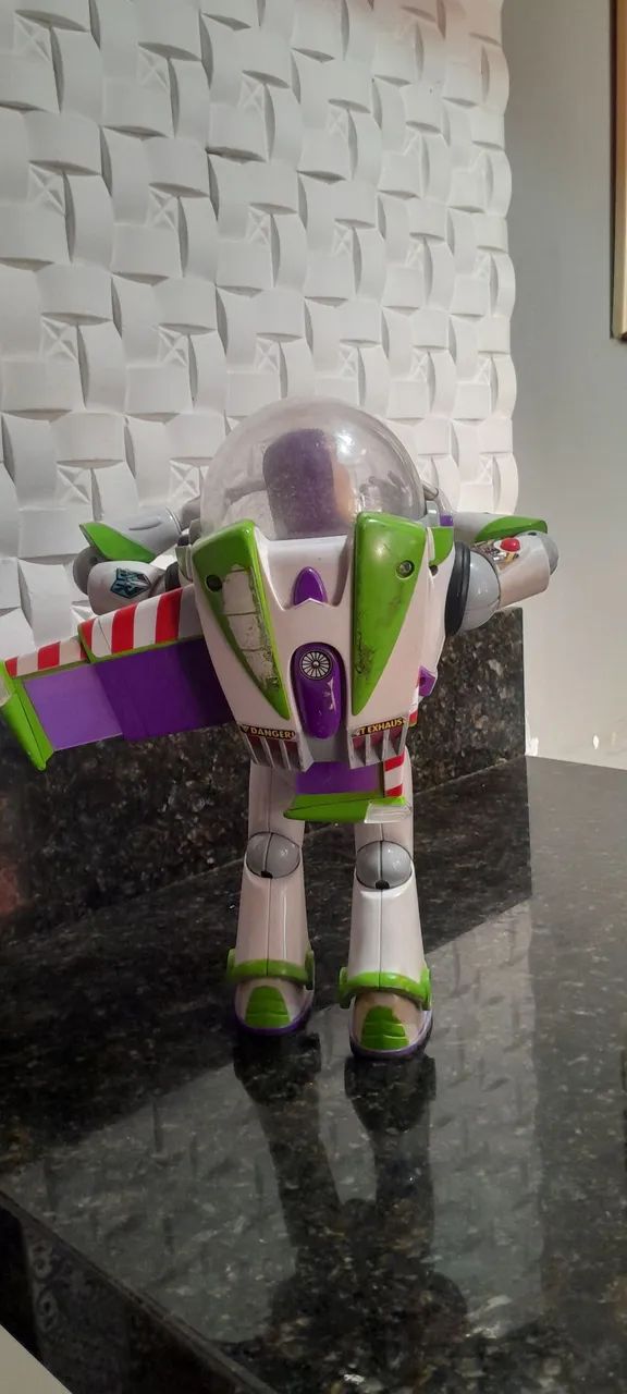Buzz Lightyear 30 cm colecionavel - Foto 3