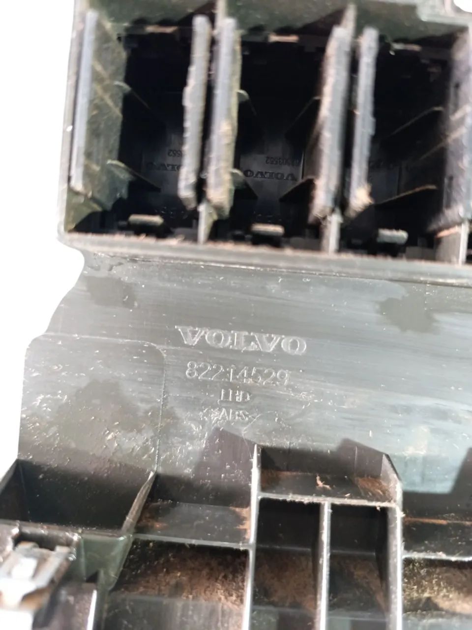 Moldura Interruptores Painel Volvo Fh500 15/ * - Foto 2