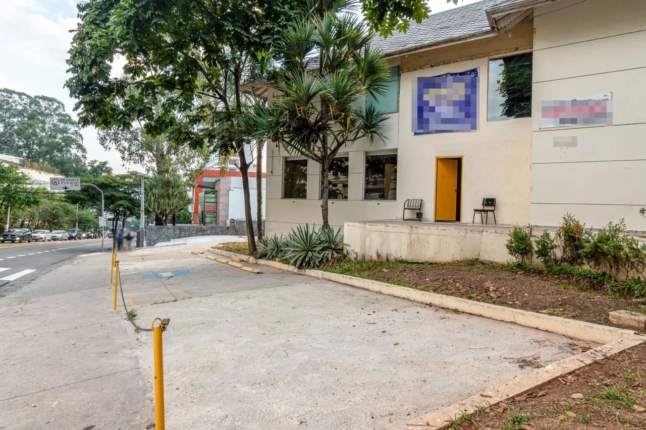 Casa comercial na Avenida Giovanni Gronchi, 5340  1505 m² - Foto 2