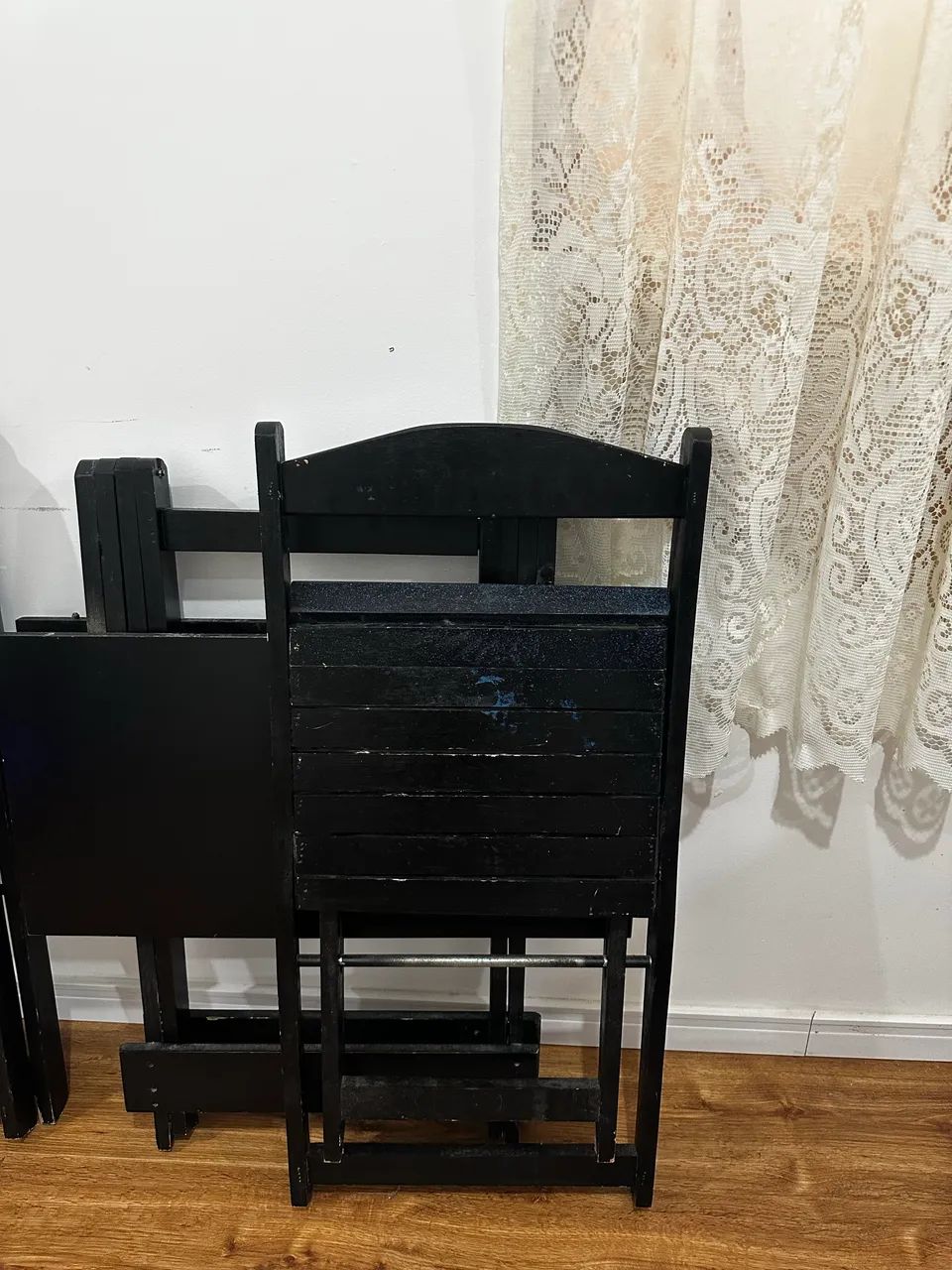 CONJUNTO DE MESA / 4 CADEIRAS  - Foto 3
