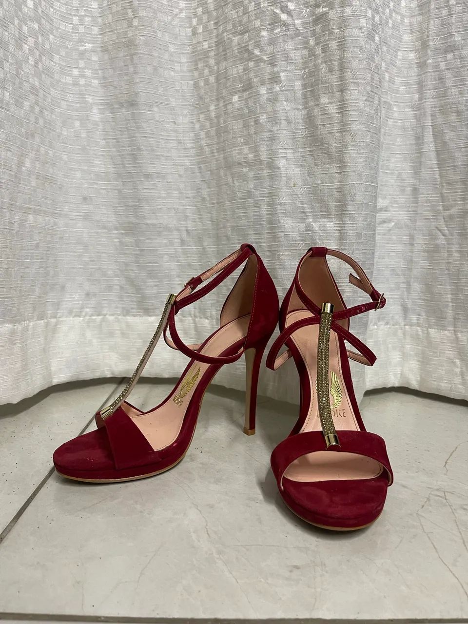 Salto vermelho  - Foto 2