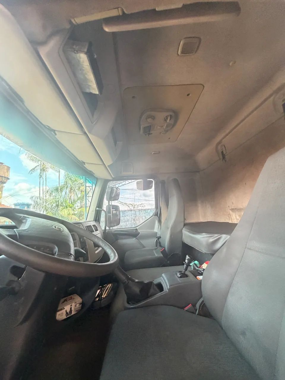 Vendo caminhão volvo truck 270 baú  - Foto 2