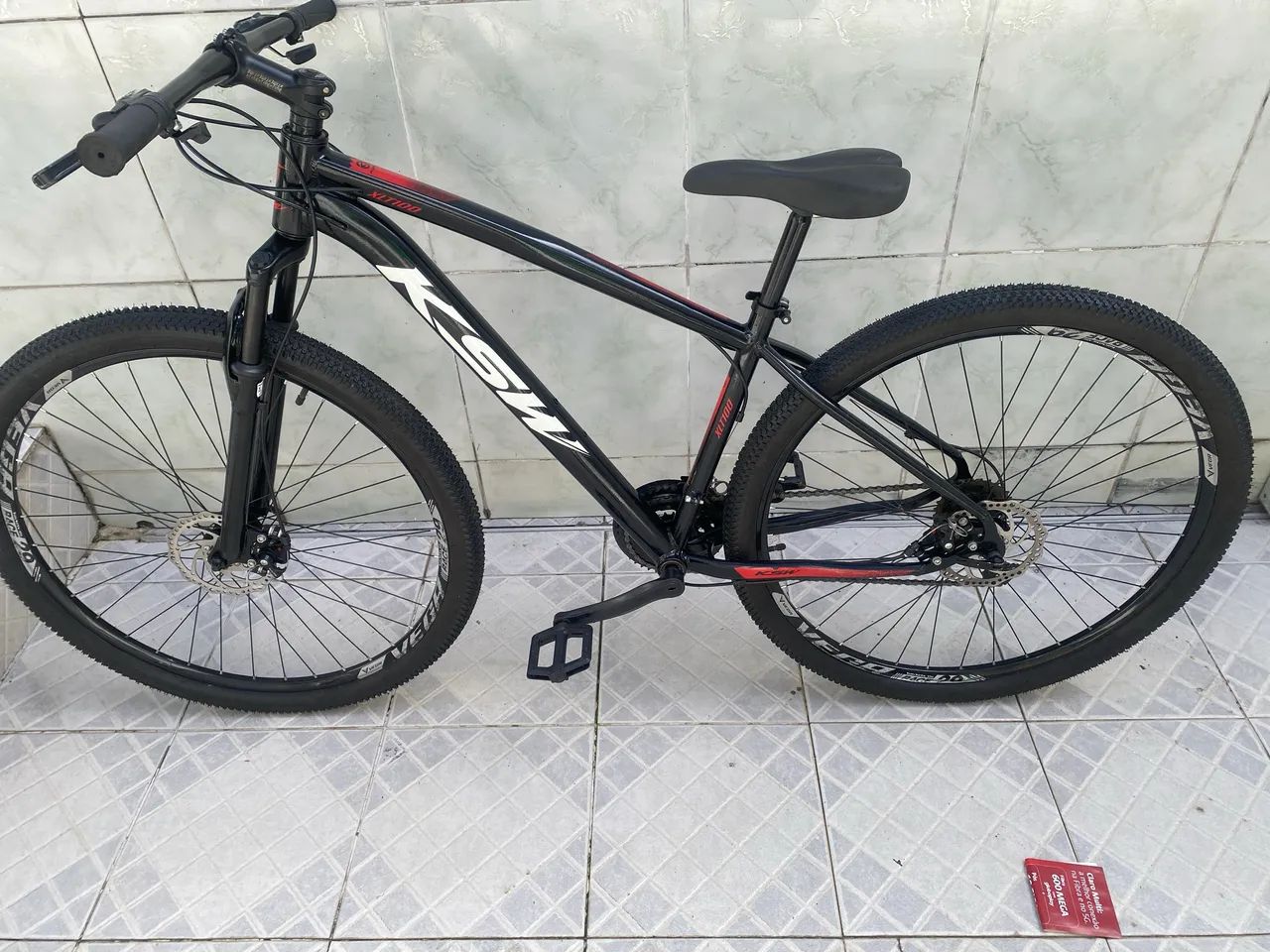 Bicicleta aro 29 com 21macha nova pouco mês de uso 