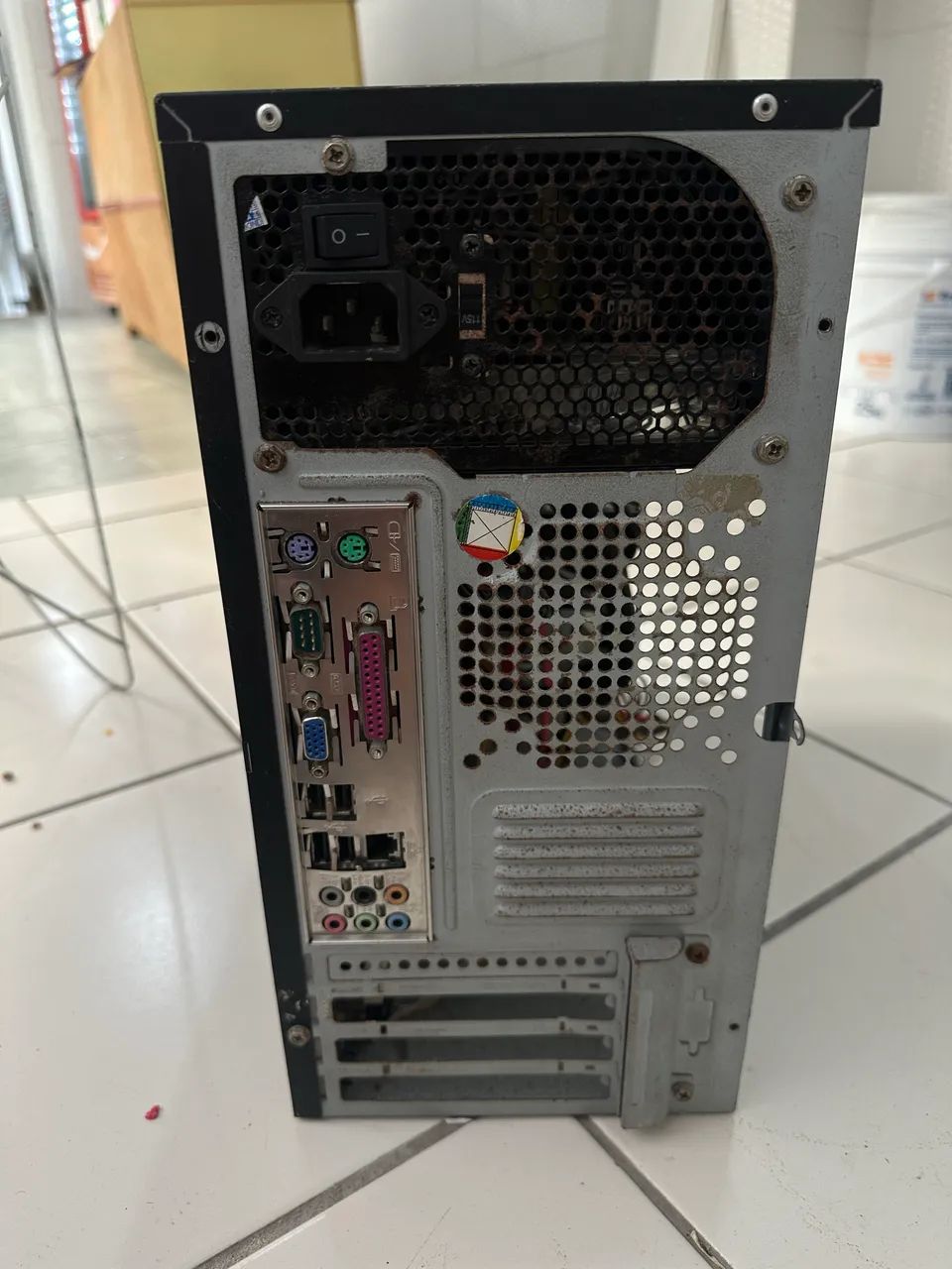 Gabinete de computador megaware com fonte e placa mãe  - Foto 2