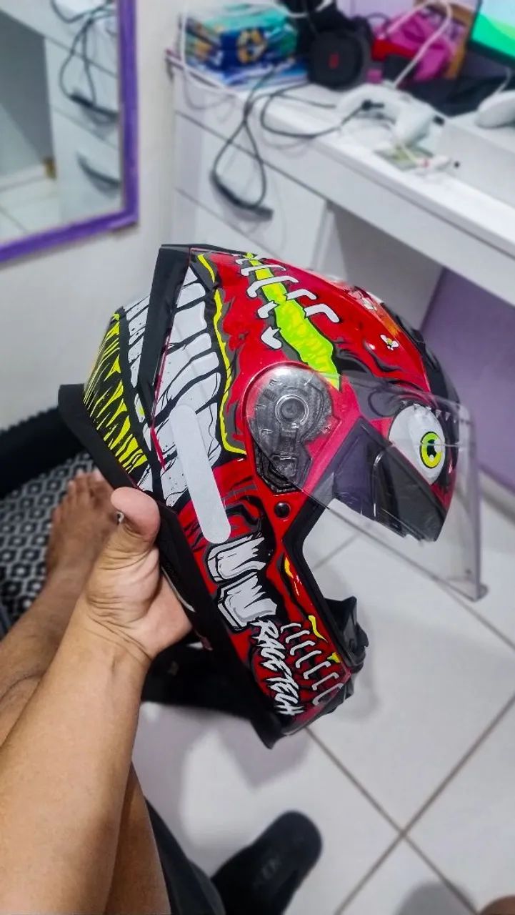 CAPACETE RACE TECH
