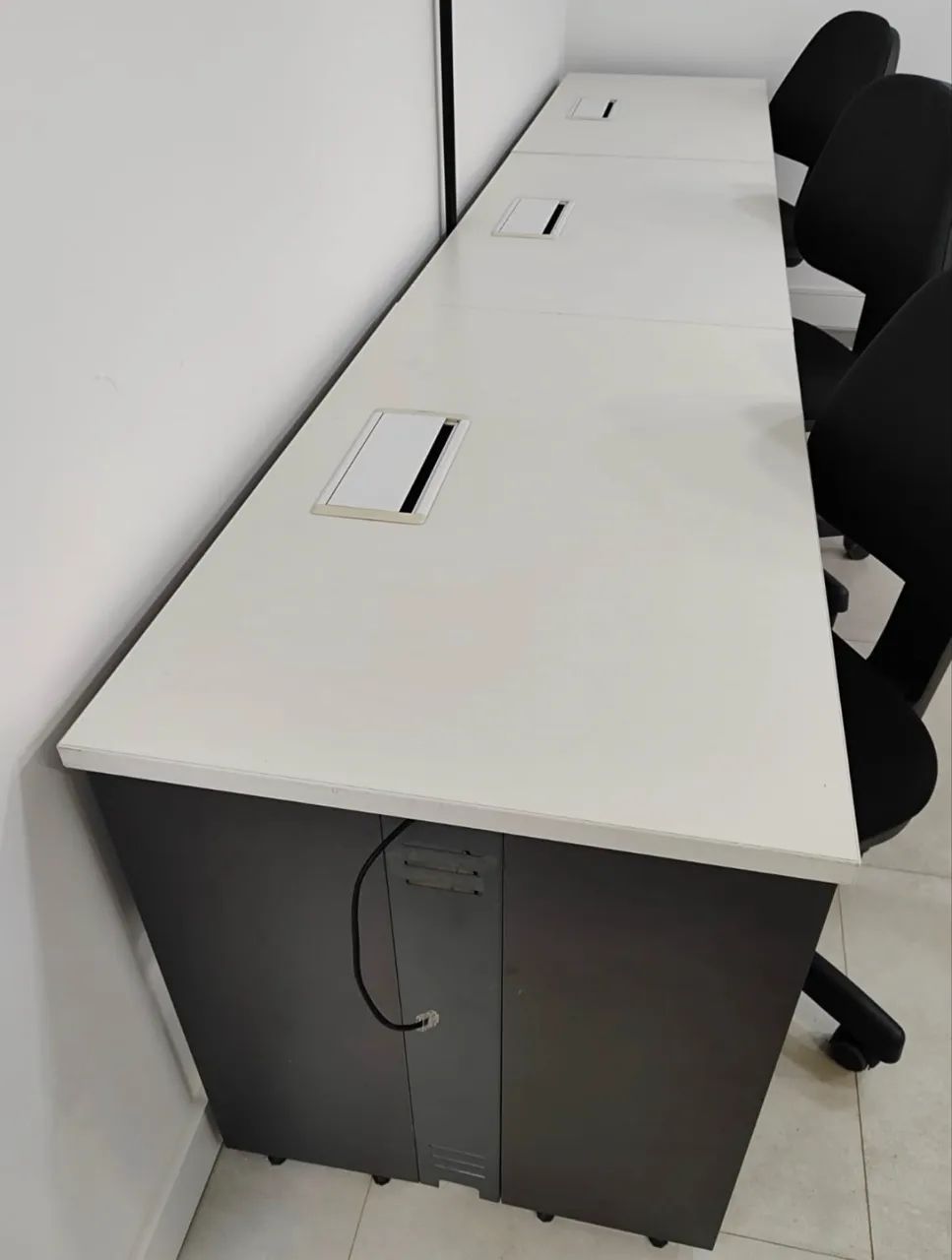Mesa para Escritório 100x60 cm | Com Tomadas Embutidas e Passa-Fios | R$ 250 - Foto 2