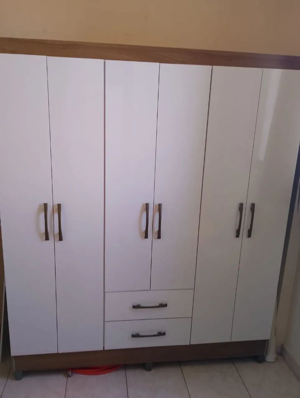 Armário 6 portas