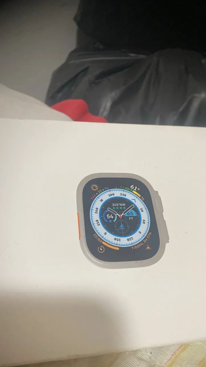 Apple Watch Ultra c caixa e 3 pulseiras  - Foto 3