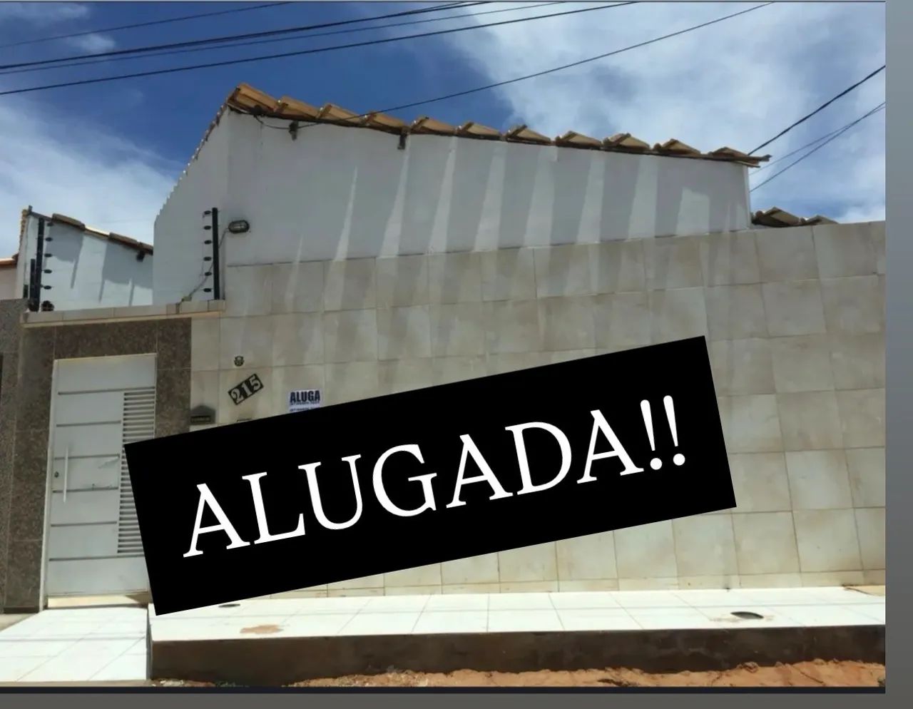 CASA COM 2/4 SEM GARAGEM!!!