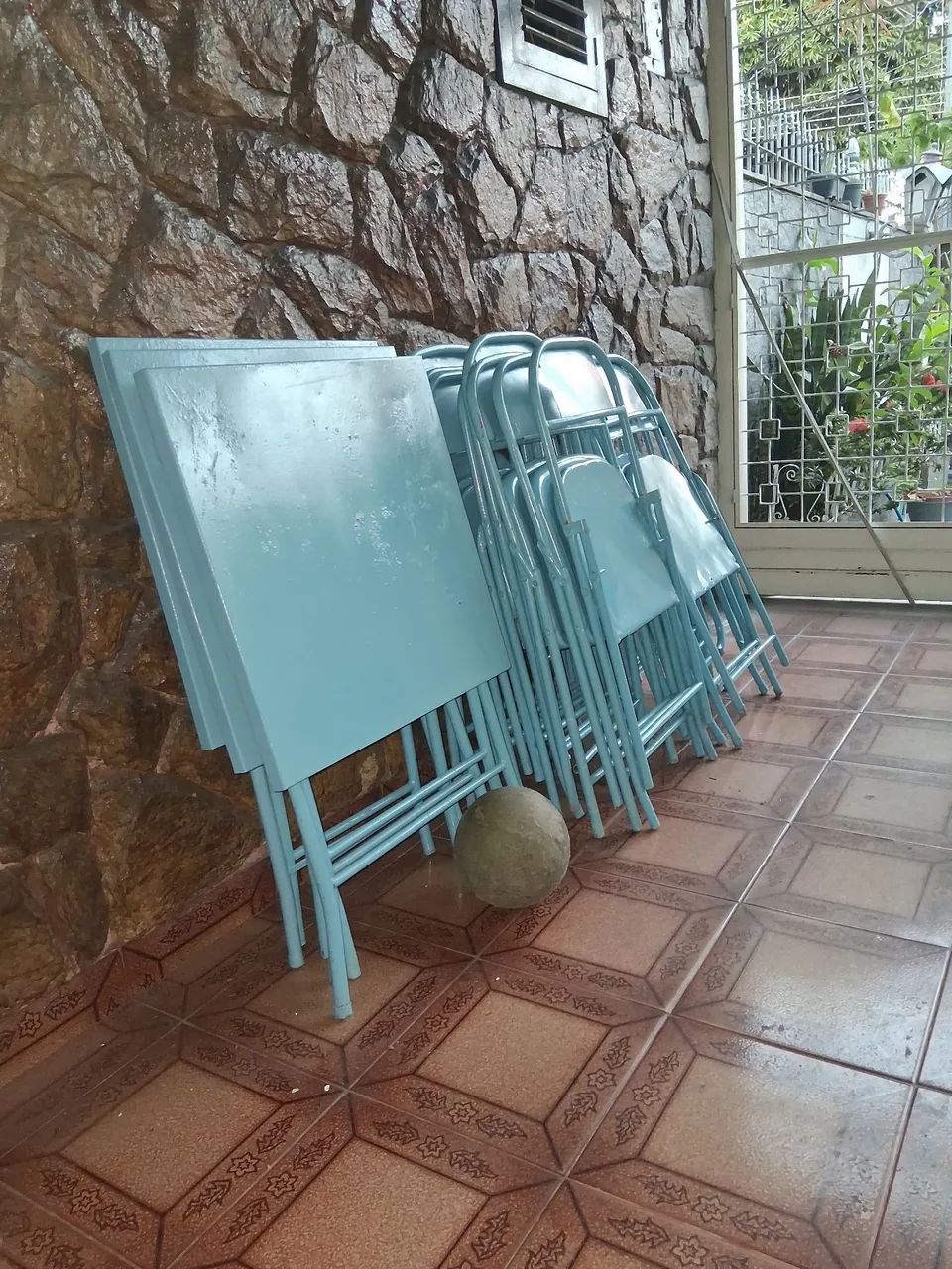 Vendo jogo de mesas e cadeiras  - Foto 3