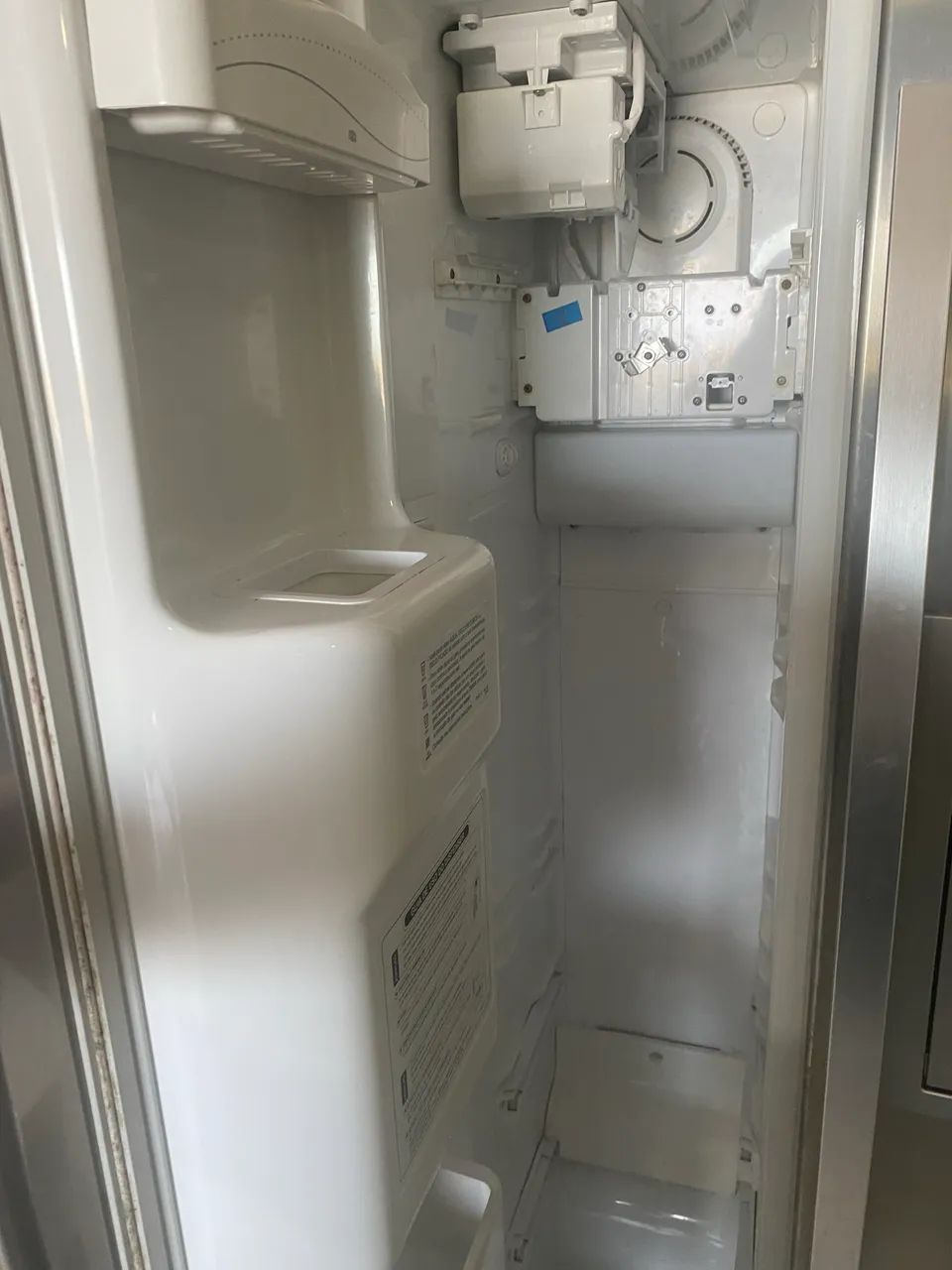 Vendo geladeira Eletrolux side By side duas portas 504 lt